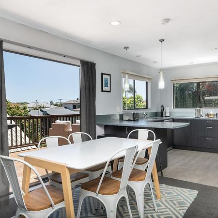 Convenient Family Bach With Easy Access To Blake Park The Beach And Downtown Mount Maunganui Zewnętrze zdjęcie