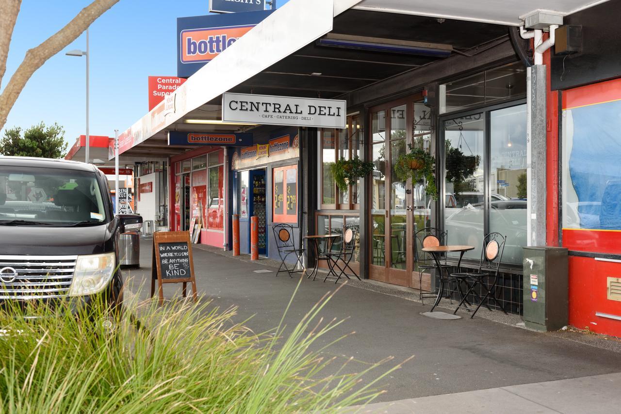 Convenient Family Bach With Easy Access To Blake Park The Beach And Downtown Mount Maunganui Zewnętrze zdjęcie